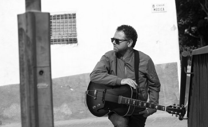 Antonio Álvarez: «Las canciones son humo y magia»
